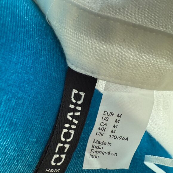 H&M Divided cropped button-up Shirt - Size M - Picture 8 of 8